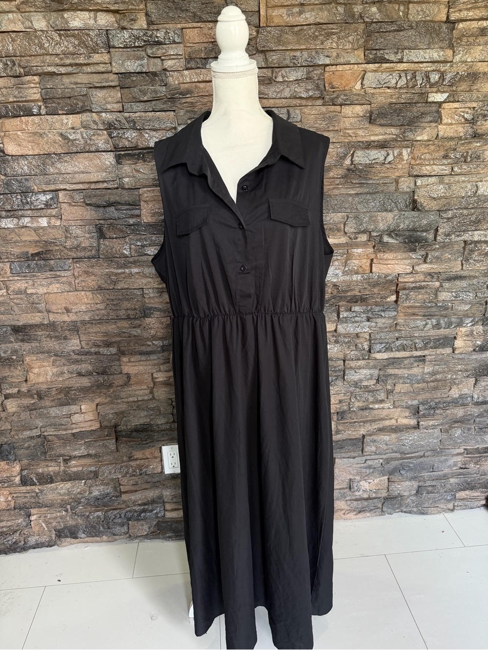 SHEIN Black Sleeveless Midi Shirt Dress